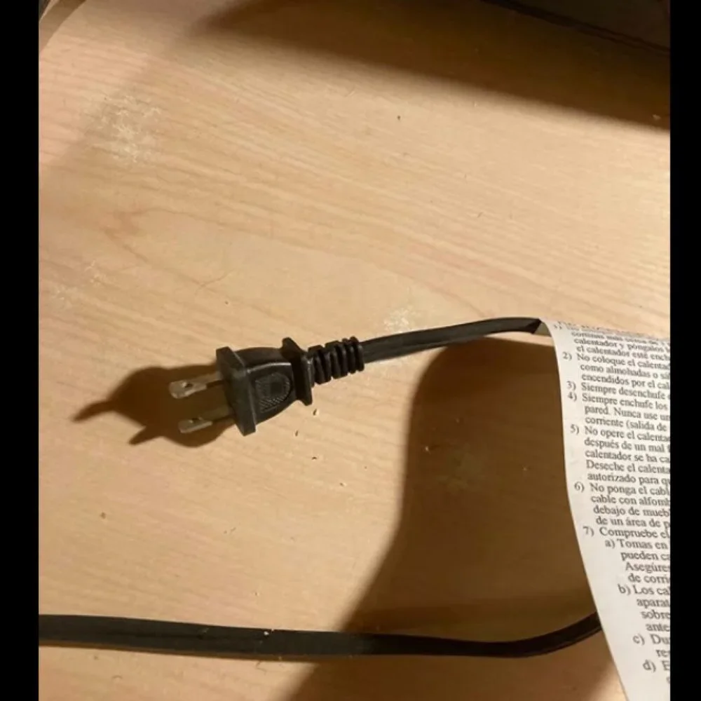 Portable Space Heater, With Classic Wood Case,Energy-Saving ECO 1500watt corded - Picture 4 of 5